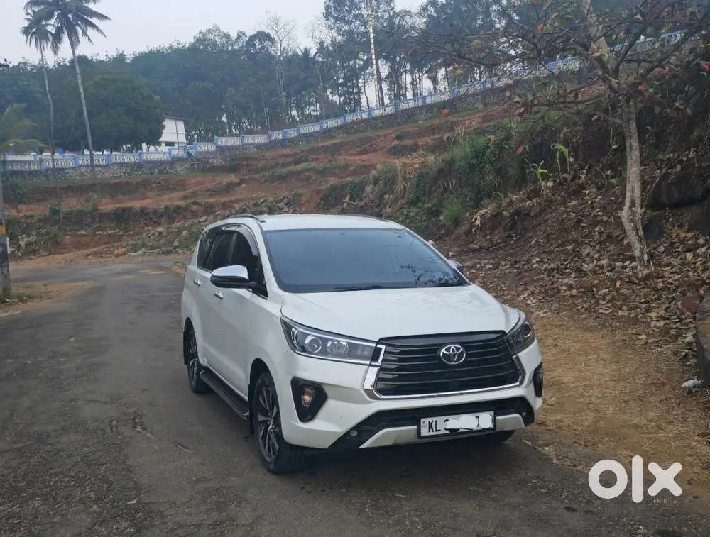 2022 Model Toyota Innova Crysta Z Automatic