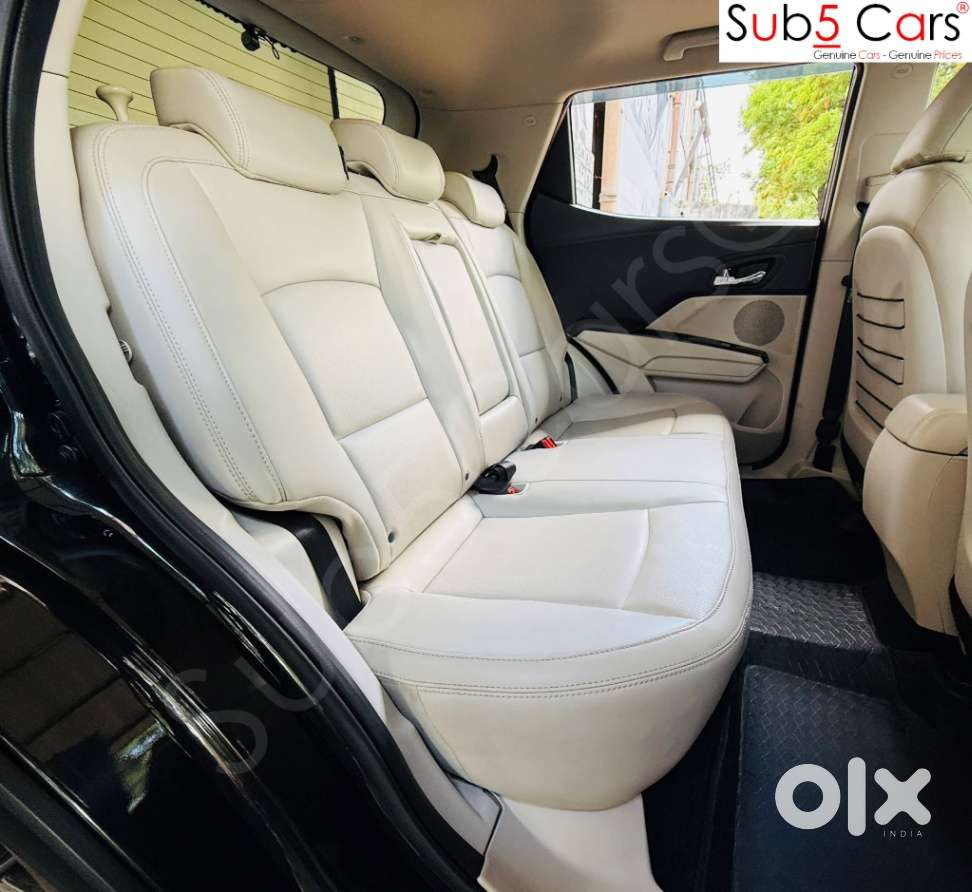 Mahindra Xuv300 W8 Option, 2023, Petrol