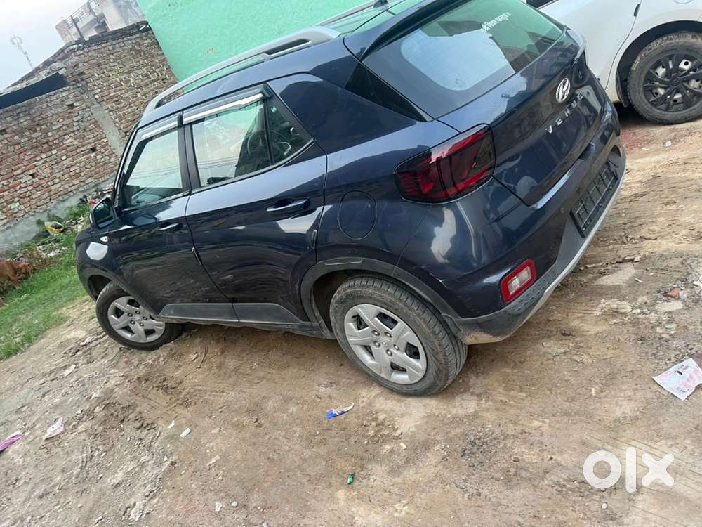 Hyundai Venue 2021 Petrol Well Maintained
