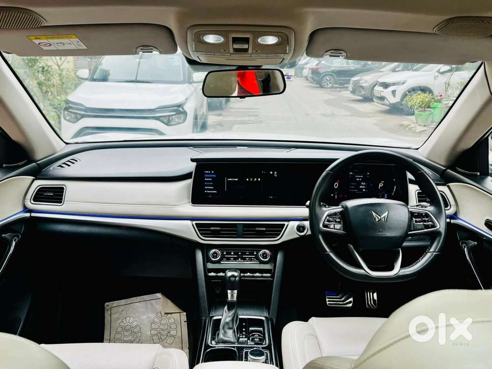 Mahindra Xuv700 2.0 Ax 7 Petrol At Luxury Pack Str, 2022, Petrol