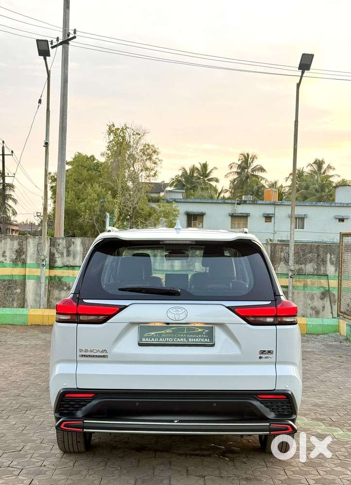 Toyota Innova Hycross 2.0 Zx (o) Hybrid 7 Str, 2025, Petrol