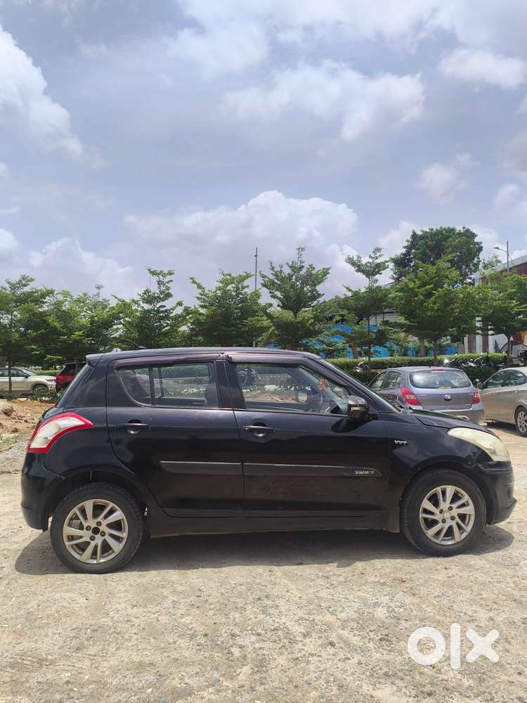Maruti Suzuki Swift Vvt Zxi, 2012, Petrol