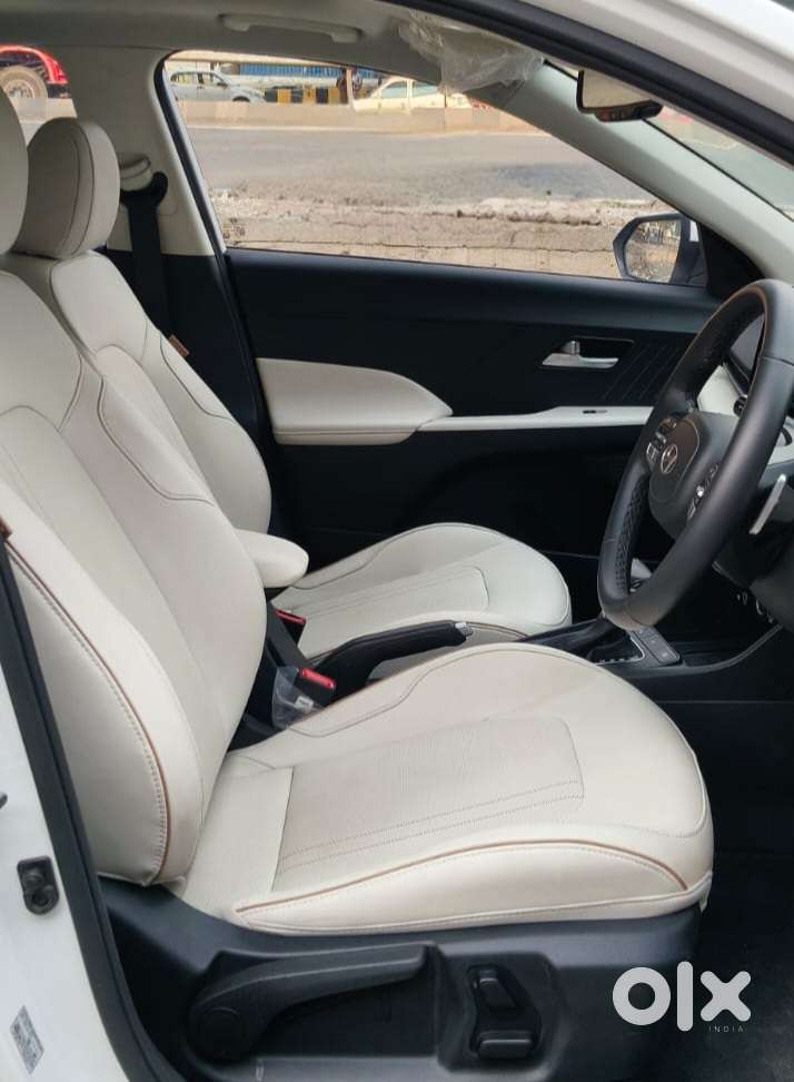 Hyundai Verna 1.5 Sx (o) Ivt, 2025, Petrol