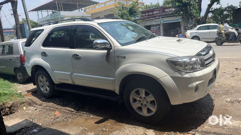 Toyota Fortuner Diesel 2011