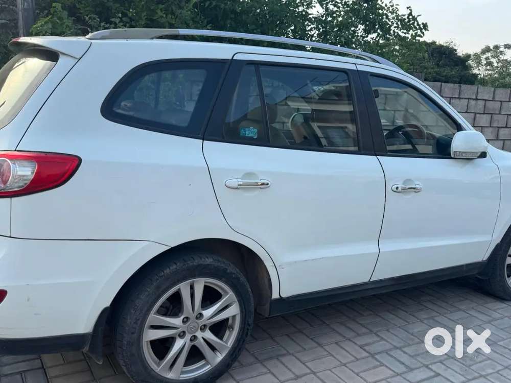 Hyundai Santa Fe 2013 Diesel 900000 Km Driven