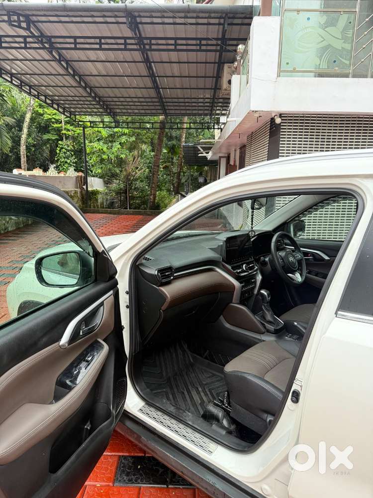 Toyota Urbancruiser Hyryder V Hybrid 2024