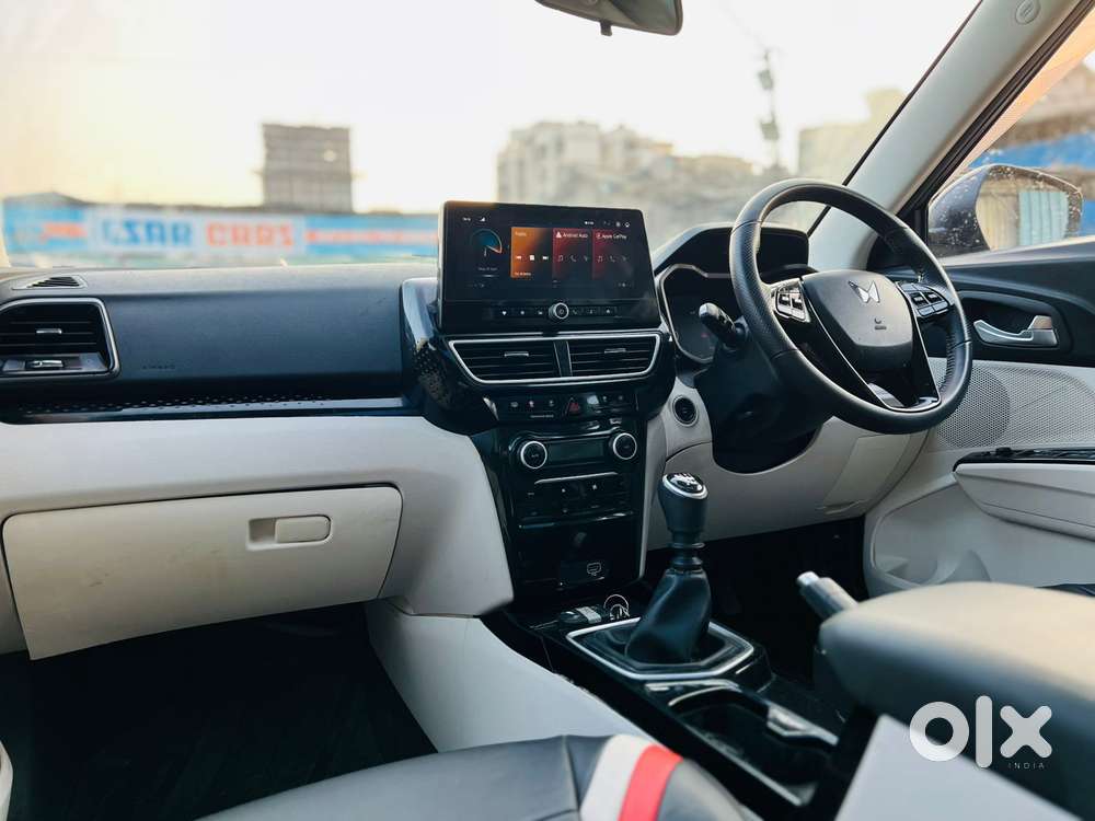 Mahindra Xuv 3xo Ax5 Pm Mt, 2025, Petrol