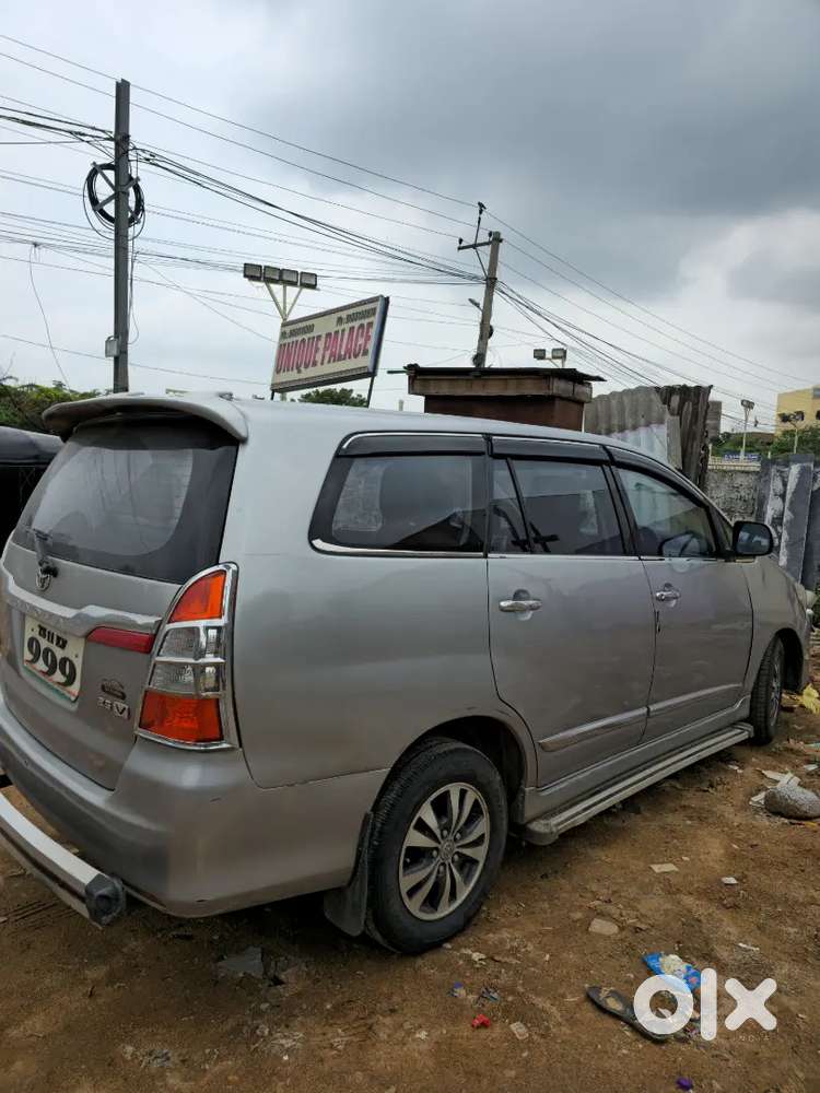 Urgent Sale Toyota Innova 2.5 Diesel Manual 2015