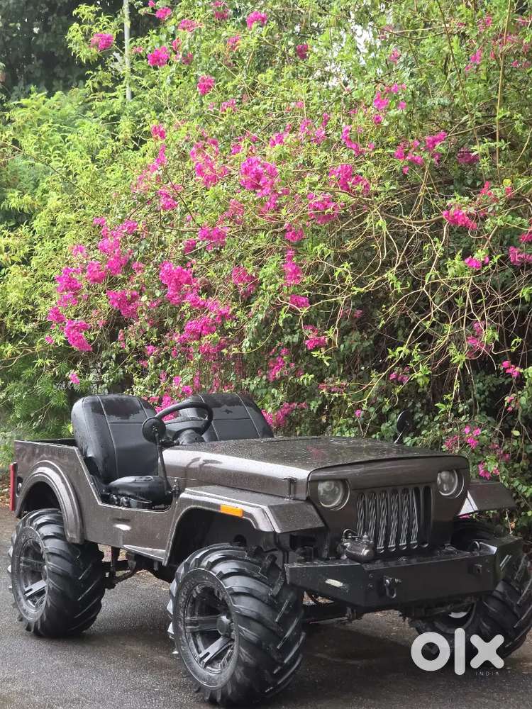 Mahindra Jeep Classic 1983