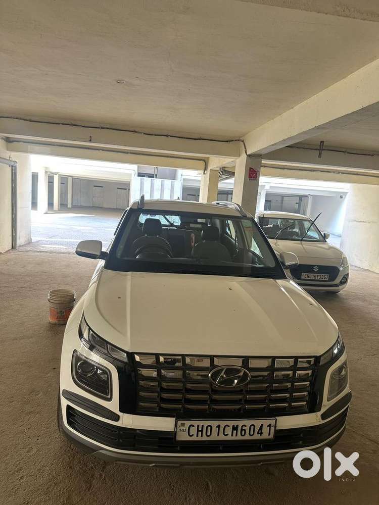 Hyundai Venue 2022 Diesel Well Maintained