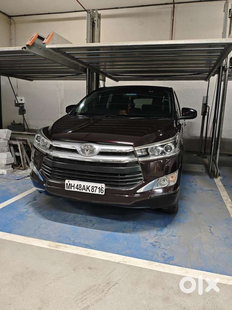 Innova Crysta 2.4 V , Manual