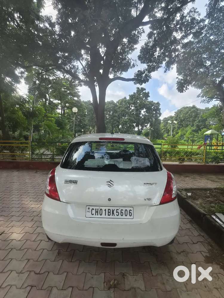 Urgent Sale Swift Vxi Dec 2016 White Colour