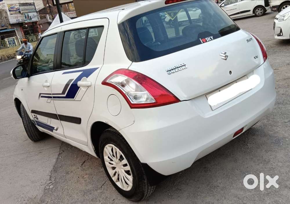 Maruti Suzuki Swift Vxi Abs Bsiv, 2015, Petrol