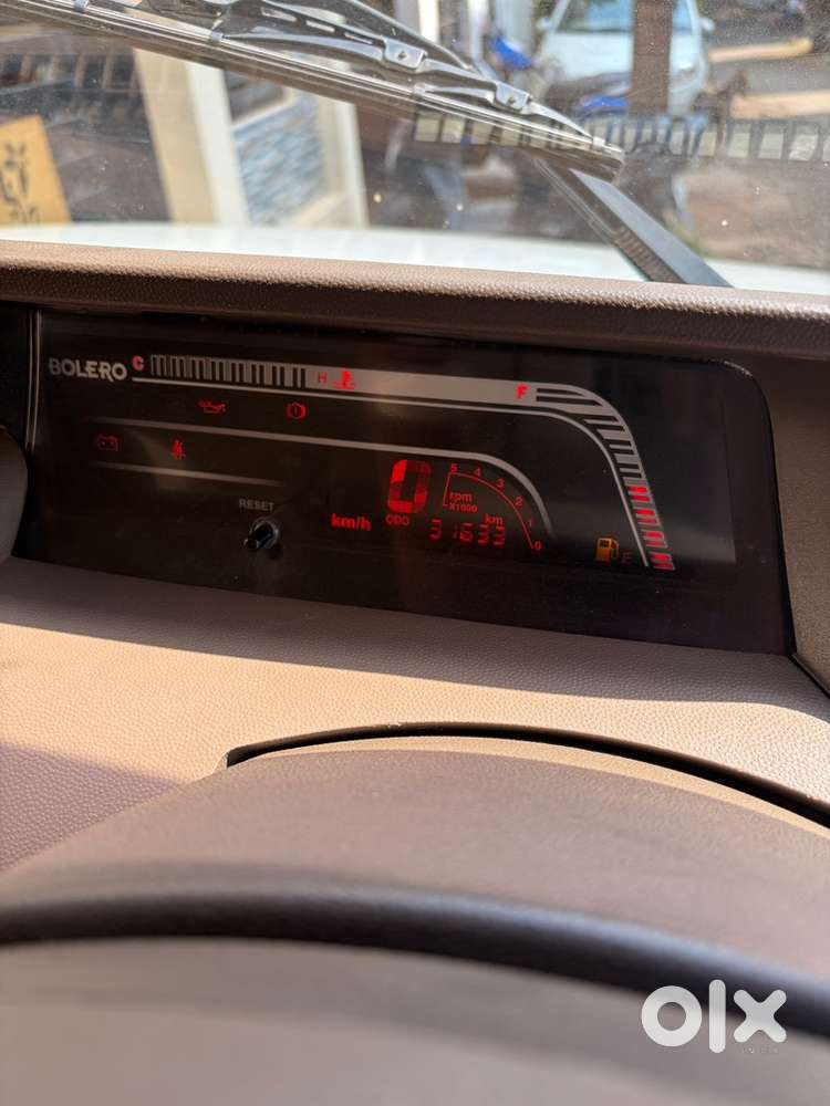 Mahindra Bolero Neo 2012