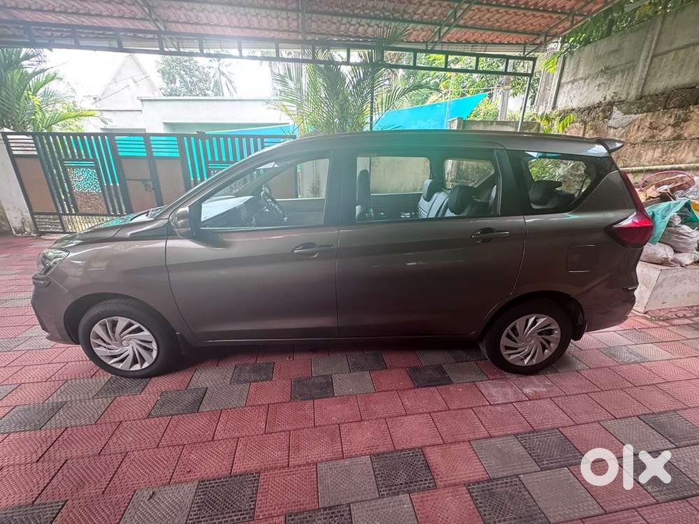 Maruti Suzuki Ertiga Smart Hybrid Vxi