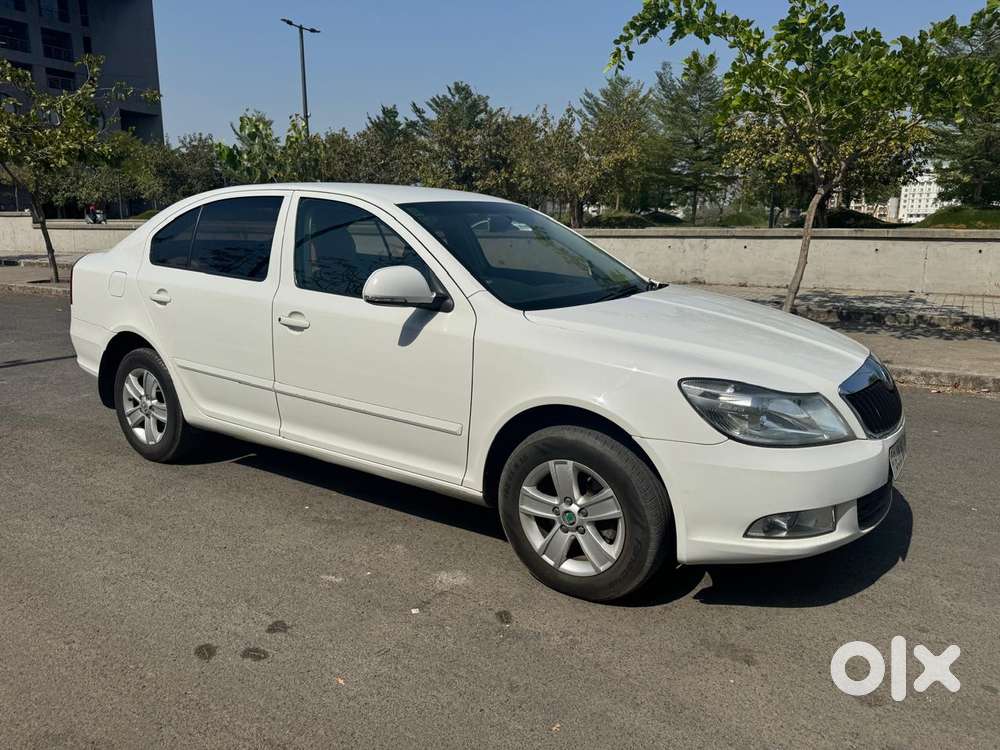 Skoda Laura Ambition 2.0 Tdi Cr Mt, 2011, Diesel