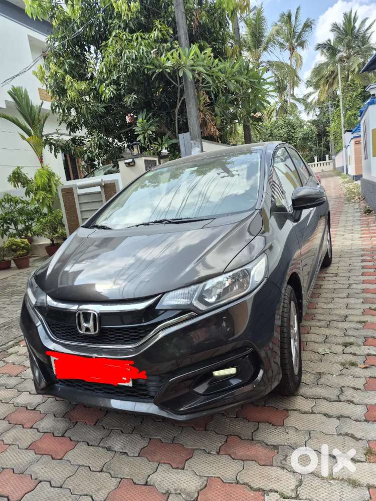 Well-maintained Honda Jazz Vx Cvt (auto), Single-owner Car, 29,300 Km.