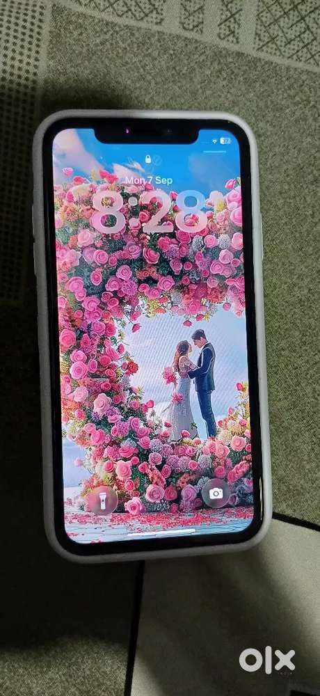 iPhone 11 128GB & Good Condition  Face ID Not Working  Display Batte