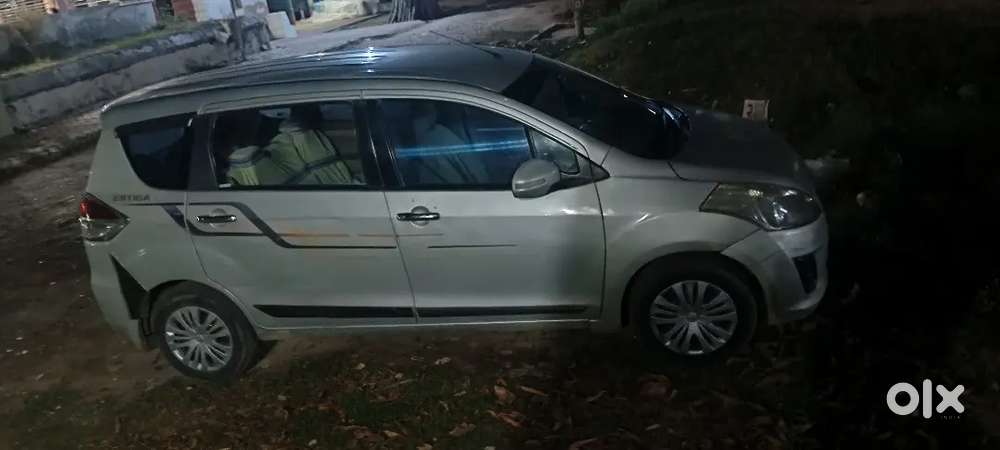 Maruti Suzuki Ertiga 2013 Diesel 122586 Km Driven