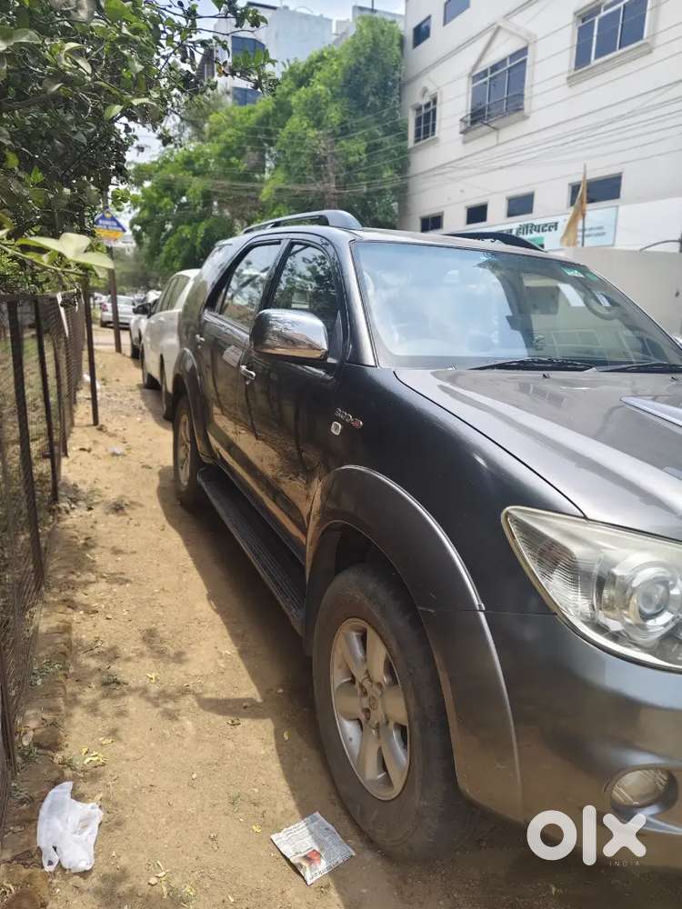 Toyota Fortuner 2010