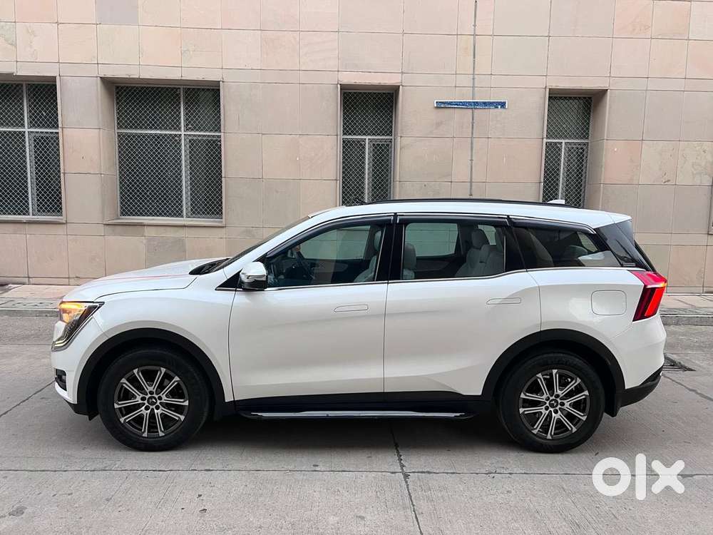 Mahindra Xuv700 2.0 Ax 7 Petrol Mt Str, 2022, Diesel