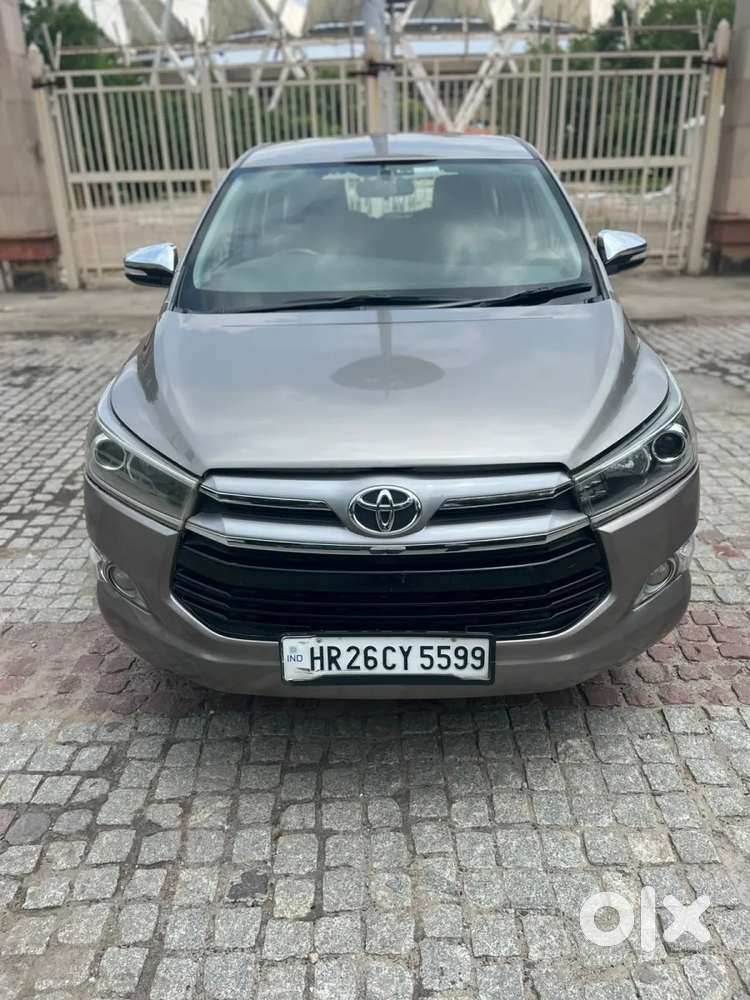 Toyota Innova Crysta 2.8 Zx At 7 Seater, 2016, Diesel