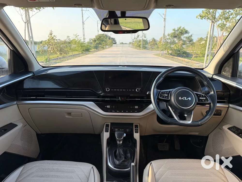 Kia Carens Luxury (o)1.5 Diesel At 7 Str, 2022, Diesel