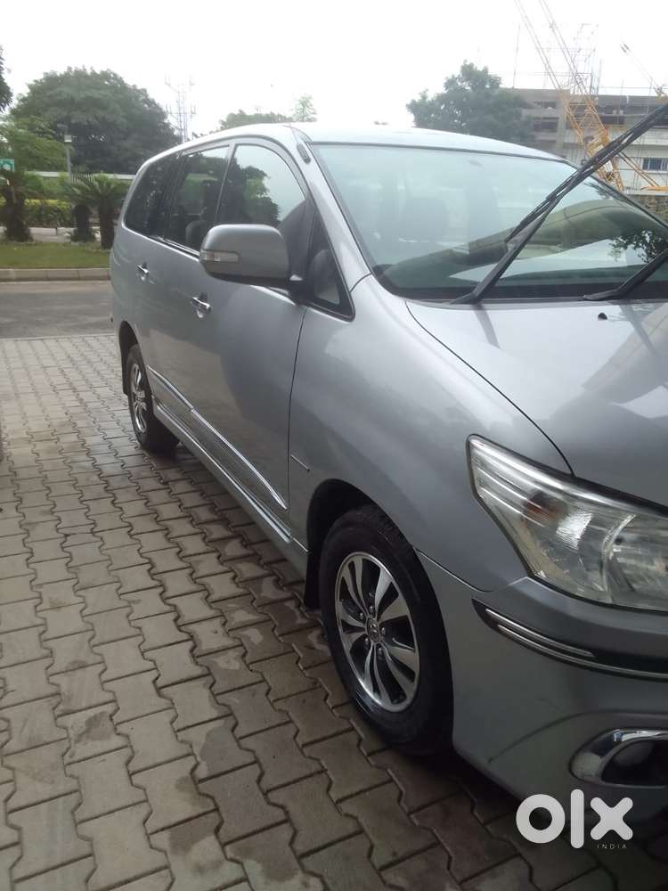 Toyota Innova 2004-2011 2.5 V Diesel 7-seater, 2015, Diesel