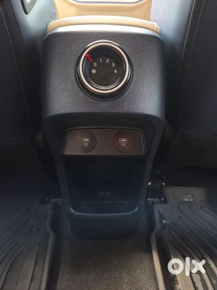 Kia Carens 1.5 Luxury Plus Turbo Dct, 2024, Petrol