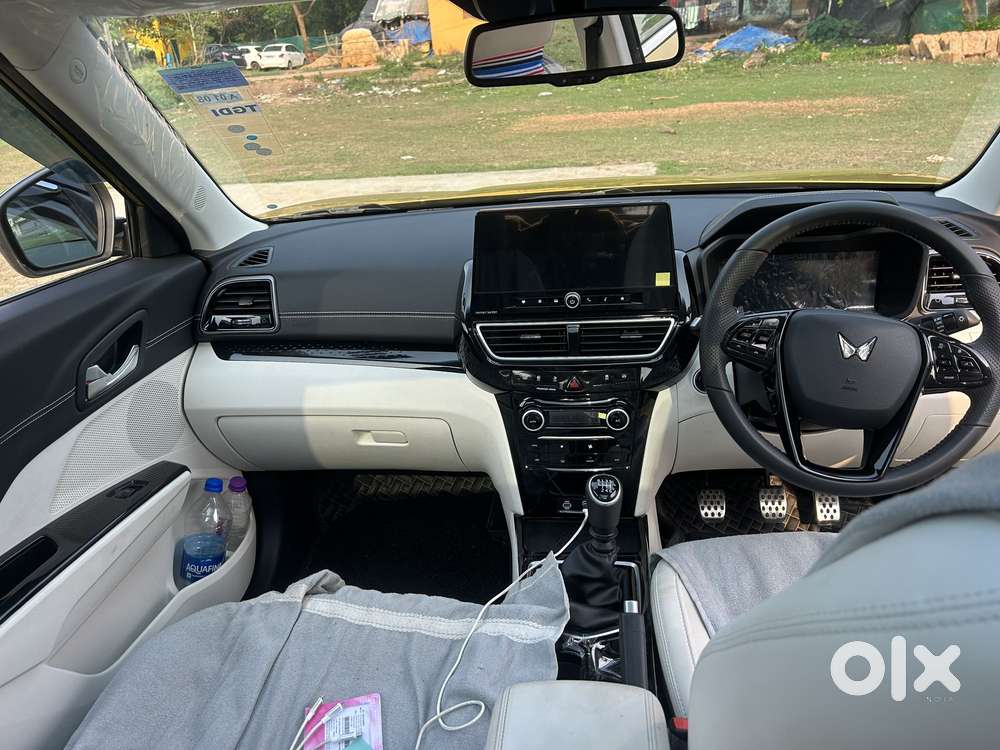 Mahindra Xuv 3xo Ax7l Petrol Mt, 2025, Petrol