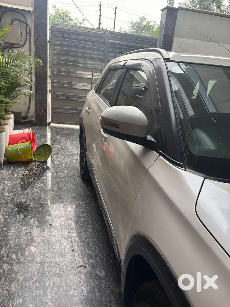 Maruti Brezza Amt 2020