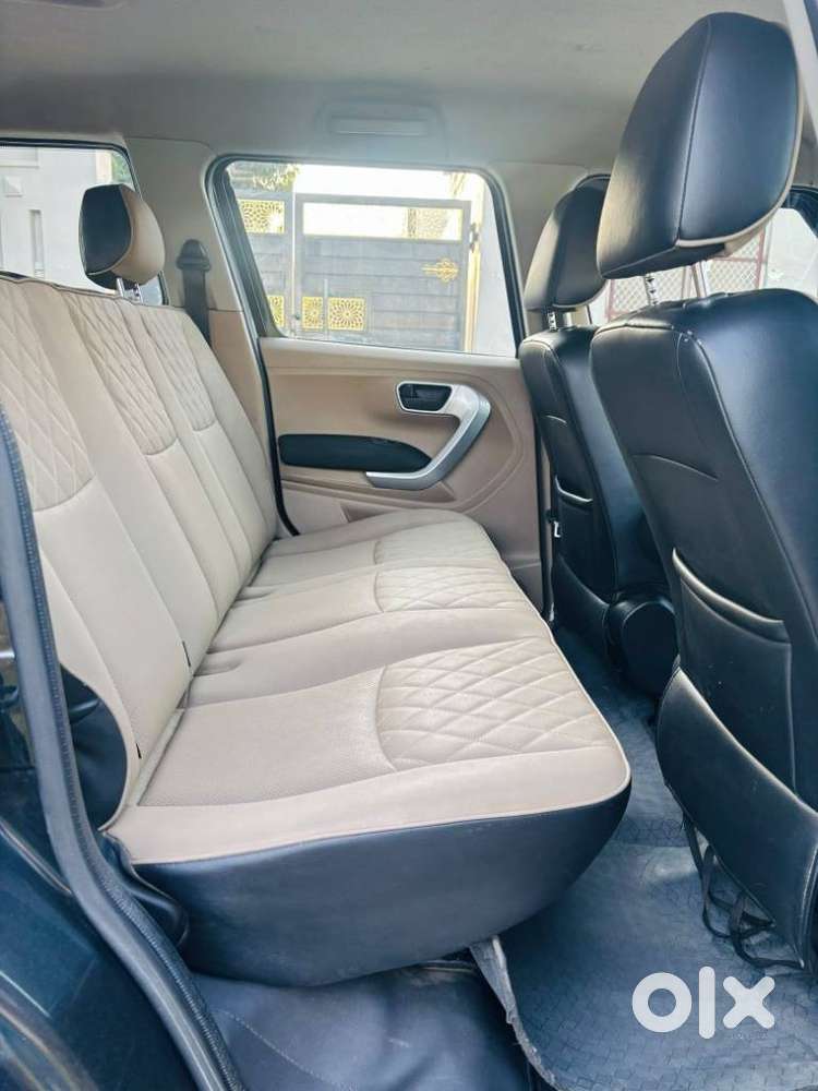 Mahindra Tuv 300 T10, 2019, Diesel