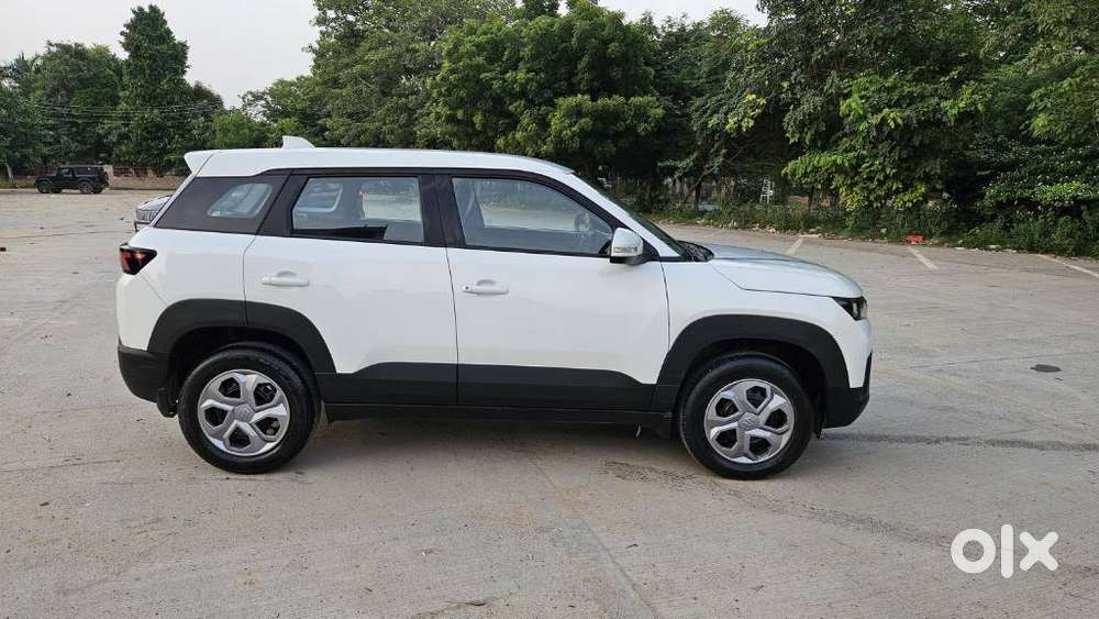 Maruti Suzuki Brezza 1.5 Lxi Smart Hybrid, 2024, Petrol