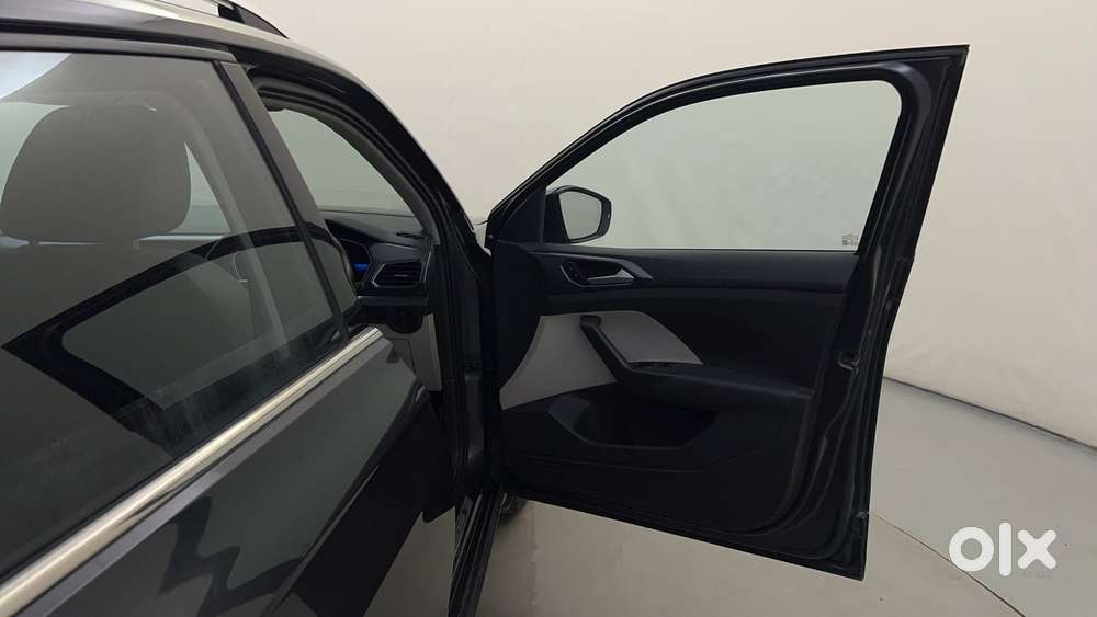 Volkswagen Taigun Topline 1.0 Tsi At (electric Seats), 2022, Petrol