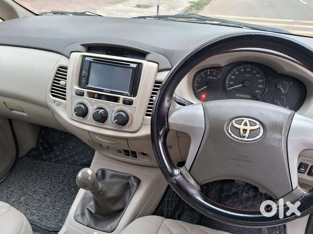 Toyota Innova 2.5 G (diesel) 8 Seater, 2014, Diesel