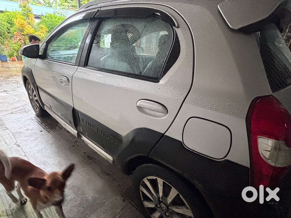 Toyota Etios Cross 2015