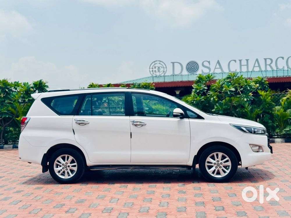 Toyota Innova Crysta 2.4 V 8 Str, 2017, Diesel