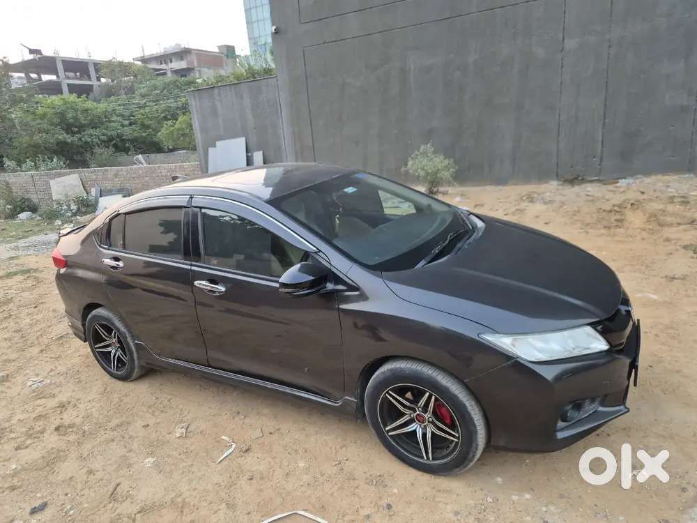 Honda City Vx Cvt Sunroof 
Petrol
Bs4 Norms
