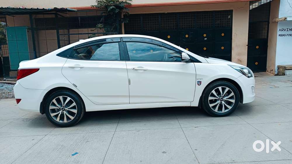 Hyundai Fluidic Verna