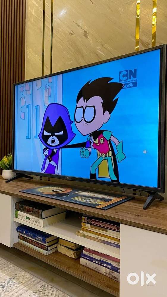 43 Inch 4K UHD Smart LED  2160 Pixels  Screen Mirroring  WiFi