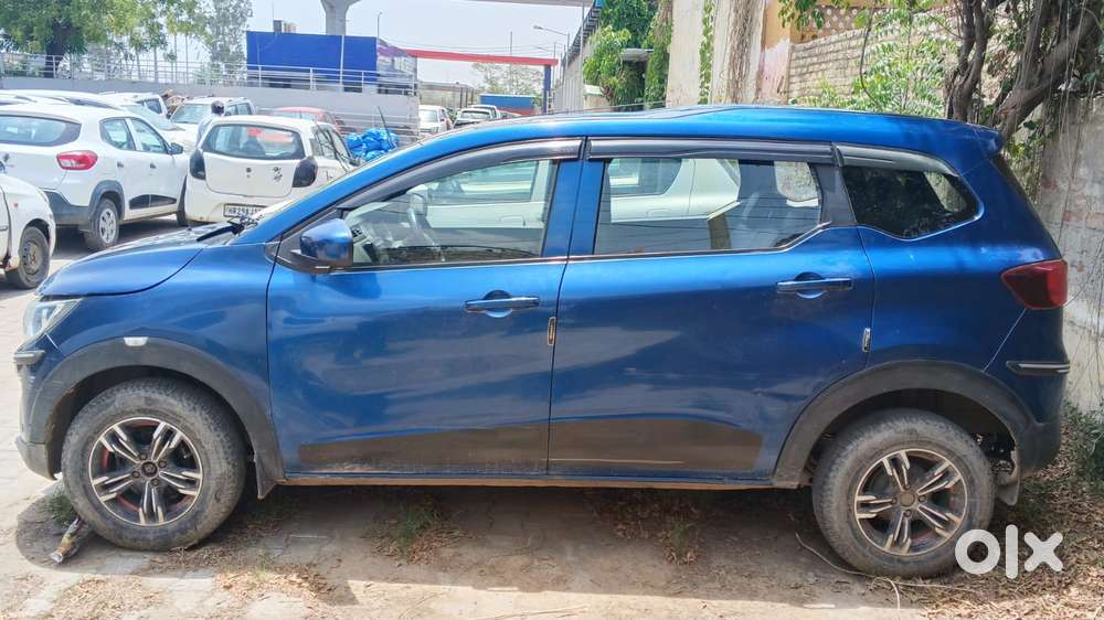 Renault Triber Rxl, 2021, Petrol
