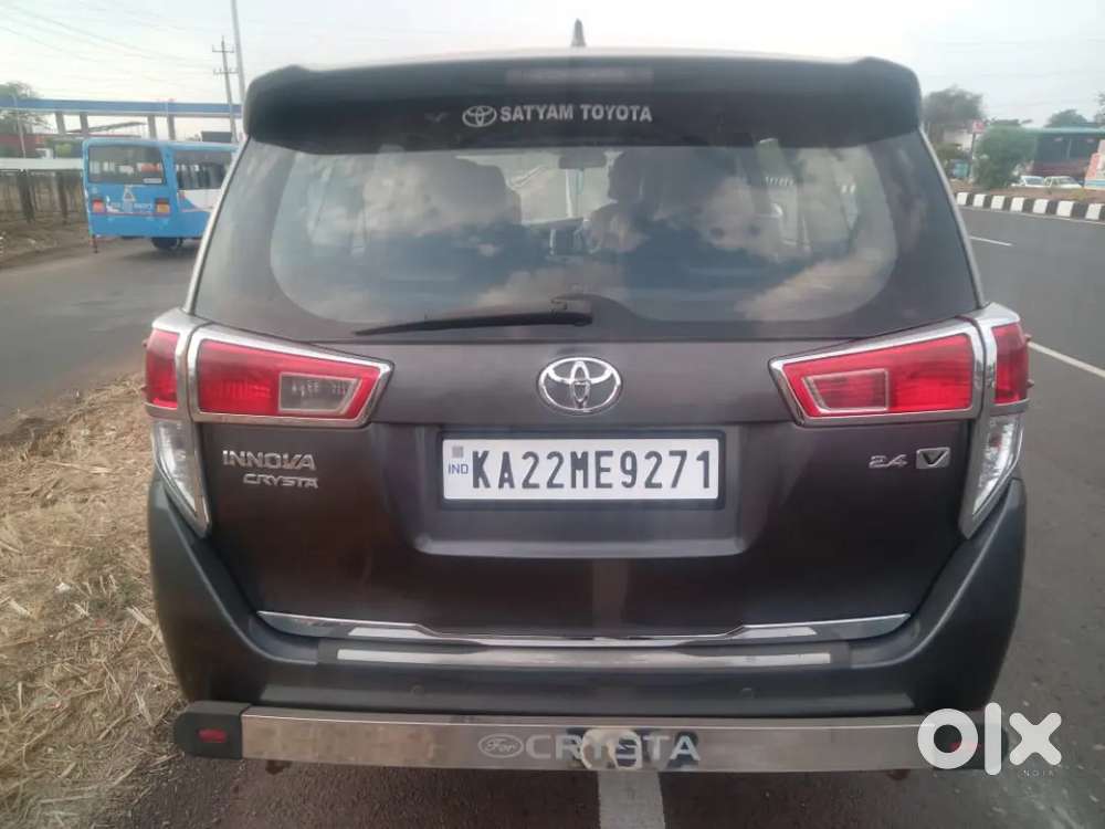 Innova Crysta 2.4v
