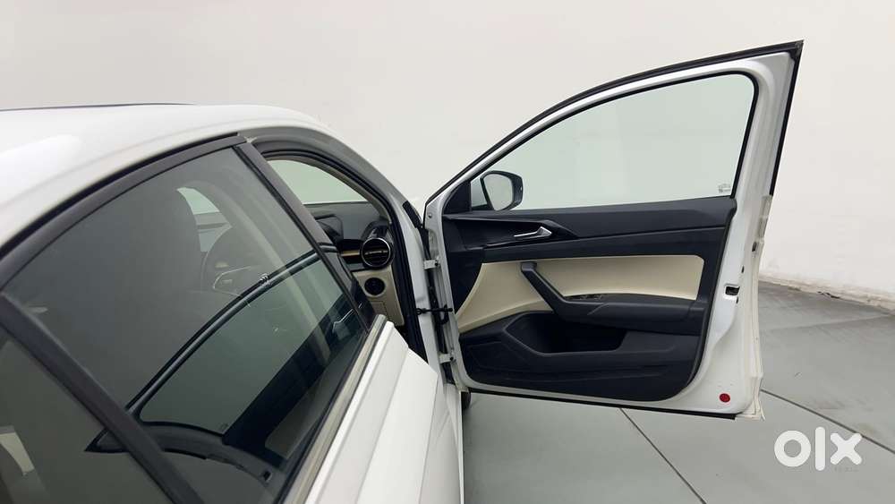 Skoda Slavia Style 1.0l Tsi At, 2022, Petrol