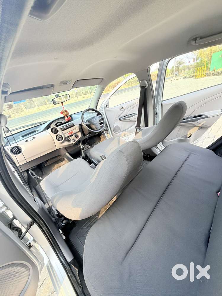 Toyota Etios Liva 2011-2012 G, 2011, Petrol
