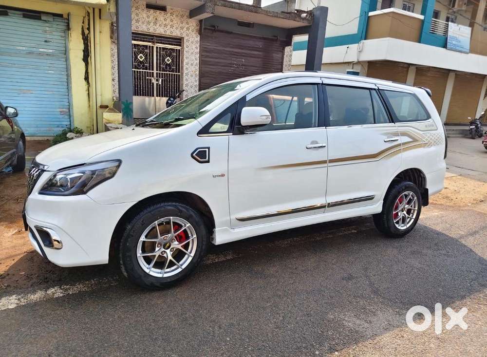 Toyota Innova 2015 Diesel Well Maintained