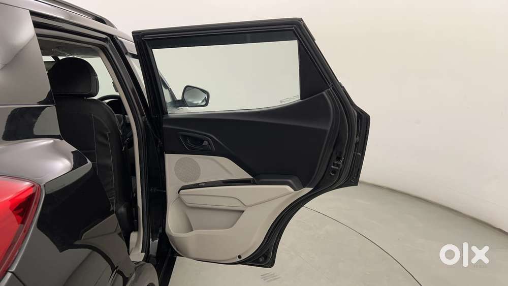 Mahindra Xuv300 W6, 2023, Petrol