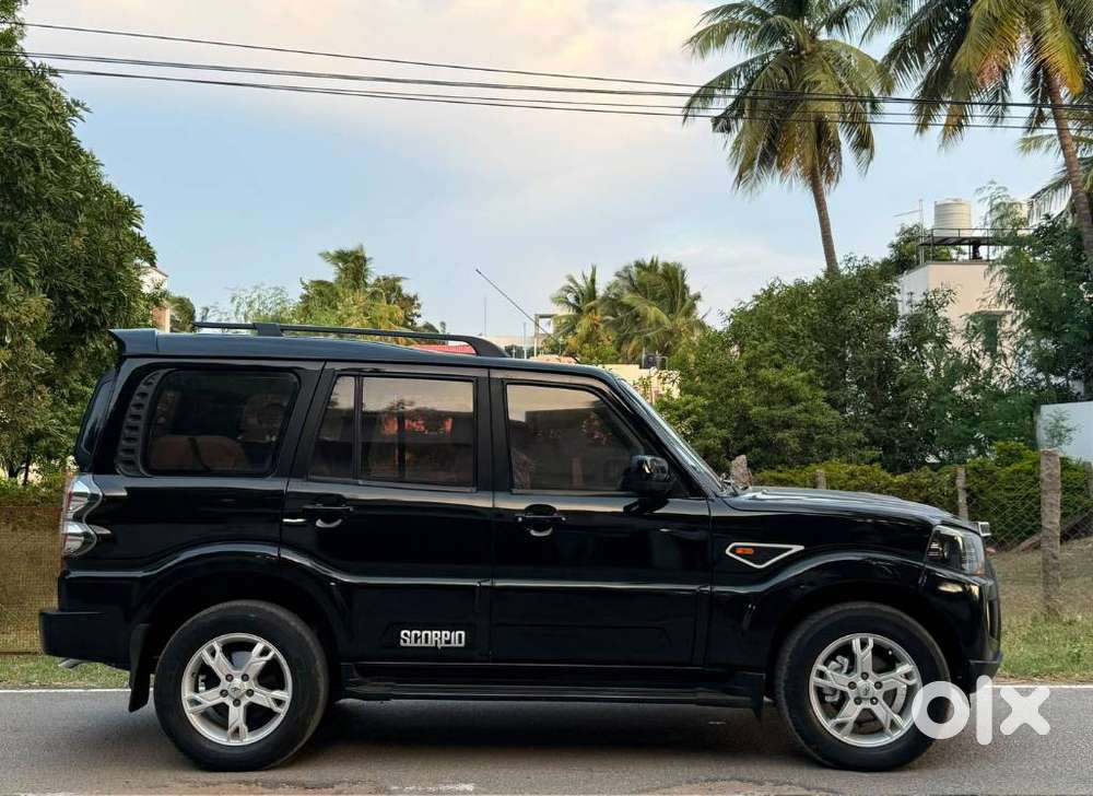 Mahindra Scorpio S10, 2015, Diesel