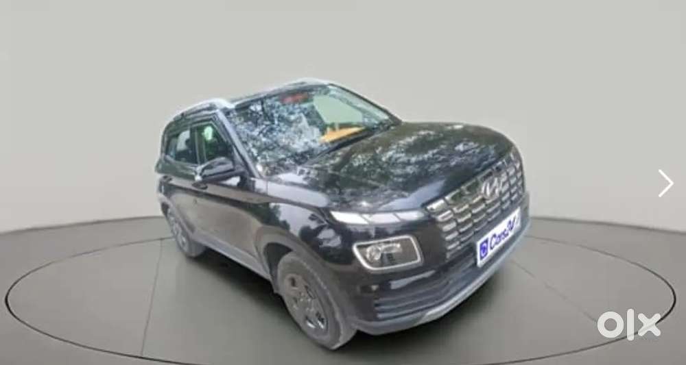 Hyundai Venue 2024 Petrol 13600 Km Driven