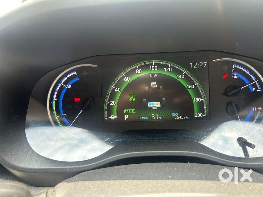 Toyota Innova Hycross 2024 Ev With Petrol Well Maintained