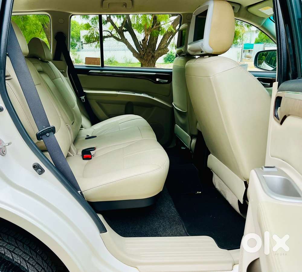 Mitsubishi Pajero Sport 4x4 Dual Tone, 2017, Diesel